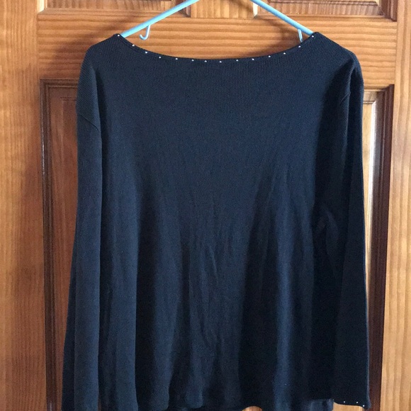 Top - Picture 2 of 4